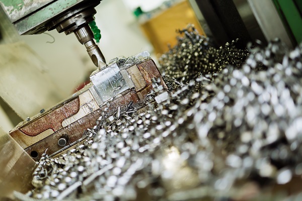 Scopriamo come funziona il servizio di alesatura per conto terzi di Varese Metal Works