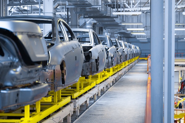 Varese Metal Works si occupa di tornitura di componenti per l'automotive.